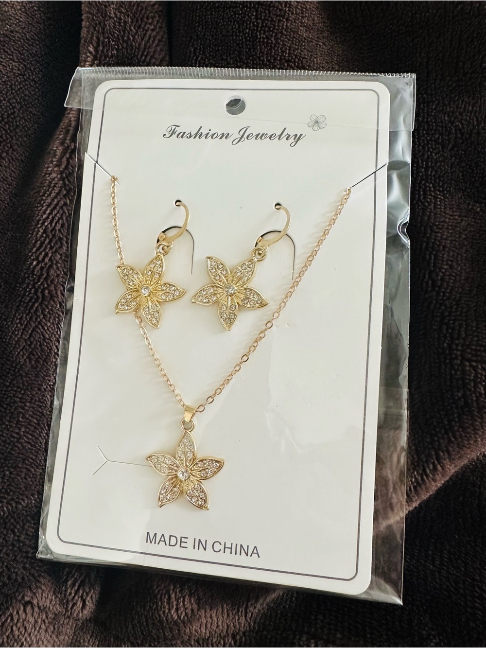 Gold Flower Pendant Necklace & Earrings Set - Fashion Jewelry
